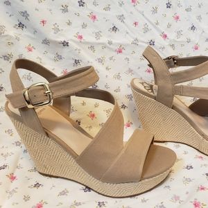 Fergalicious Heels! Cute Summer platforms!